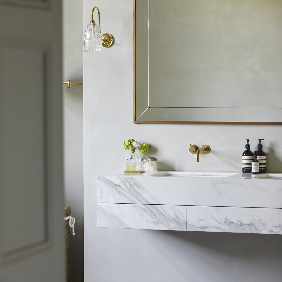 marble bathroom basin