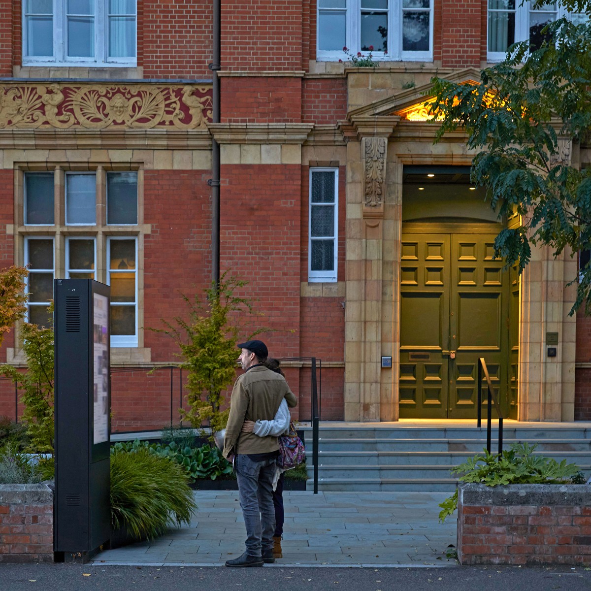 couple what's on signage